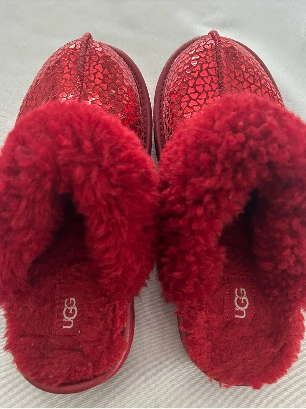 UGG Kids Cozy ll Sparkling Red Heart-Detail Slippers worn once